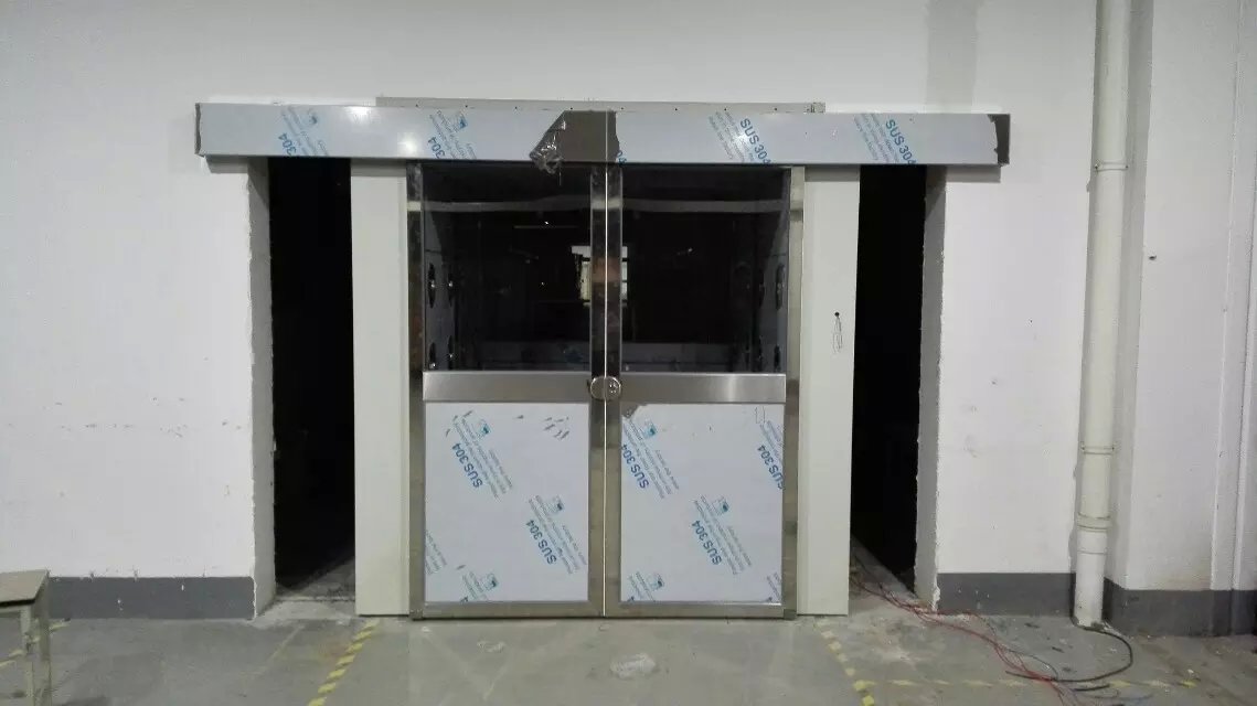 自動門風淋室與普通風淋室在潔凈室有什么區別?